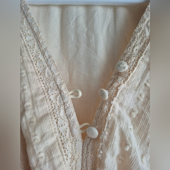 Elegant Cream Blush Boho Women's Top - Picture 5 of 9